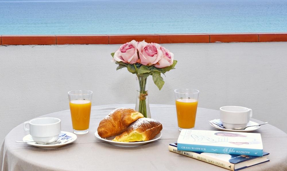 Hotel Costa D'Oro سانتا ماريا دي كاستيلاباتي المظهر الخارجي الصورة